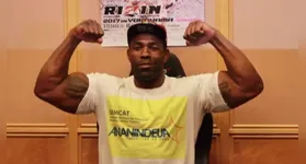 Mondragon durante exibição em evento de MMA