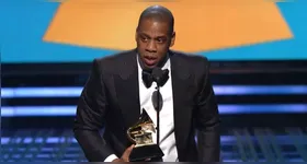 A cantora fez acusações contra Jay-Z nas redes após divulgação de documentos ligados ao caso Jeffrey Epstein.