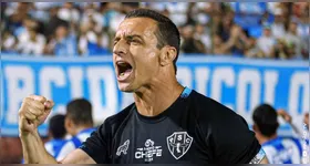 Treinador bicolor viu o Papão fazer história