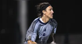 O jogador sofreu uma lesão multiligamentar no joelho esquerdo