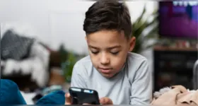 A legislação amplia as diretrizes do Estatuto da Criança e do Adolescente (ECA) para o contexto digital.