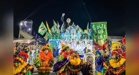 Além de saudar a história do petista, a apresentação também fez críticas ao ex-presidente Jair Bolsonaro (PL).