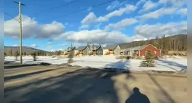 Ataque a tiros em escola de Tumbler Ridge, Canadá, deixa 10 mortos