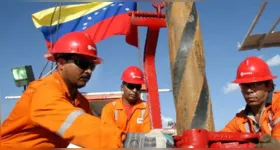 Com as maiores reservas de petróleo do mundo, a Venezuela concentra uma riqueza trilionária que intensifica disputas geopolíticas e reforça o interesse estratégico dos EUA no país.