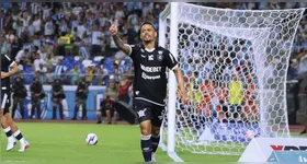 Pikachu marcou, mas gol foi anulado por impedimento de Alef Manga.