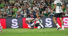 Leão Azul perdeu mais uma e Sávio (esquerda) foi o pior em campo