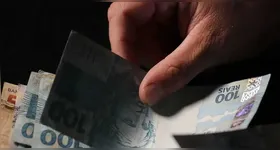 Trabalhadores começam a receber o novo salário mínimo de R$ 1.621 a partir de fevereiro; reajuste de 6,79% impacta aposentados, benefícios do INSS e aquece a economia.