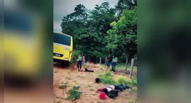 Van de passageiros passou por perícia técnica após o confronto que resultou na morte de um dos assaltantes.