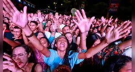 Multidão de 50 mil pessoas lota a área adjacente ao Ginásio da Folha 16 para as apresentações de grandes nomes da música gospel nacional.