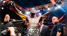 O ex-campeão Israel Adesanya chega pressionado para o UFC Seattle.