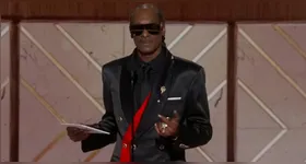 A imagem foi censurada durante a transmissão nos Estados Unidos, mas foi exibida no Brasil.