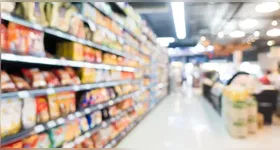 Entre as oportunidades oferecidas estão vagas para o cargo de operador de loja e operador de caixa, comprador, auxiliar de açougue e outras.