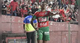 Negociação do atacante Maceió na janela de transferências falha.