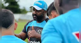 Com a ausência de Júnior Rocha à beira do campo, o comando da equipe ficará a cargo do auxiliar técnico Elton Macaé.