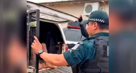 Suspeito foi capturado pela Polícia Militar em praça pública pouco tempo após a fuga.