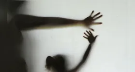 Mãe descobriu que a filha havia sido vítima de estupro após gravidez.