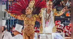 A escola homenageou o mestre de Bateria Ciça.