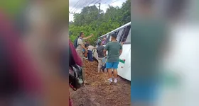 Veículo tombou na PA-252, no nordeste do Pará