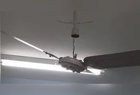 Parafusos ou peças soltas podem indicar alerta