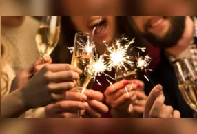 Mensagens de Ano-Novo carregam desejos de recomeço, esperança e conexão.