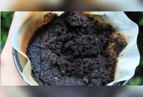 De acordo com o estudo, o biocarvão, formado através da borra de café, pode substituir até 15% da areia utilizada na produção do concreto sem comprometer a estrutura.