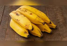 Algumas práticas no armazenamento doméstico contribuem para retardar esse processo, mesmo fora da geladeira.