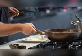 Para refogar bem os legumes, basta usar gelo