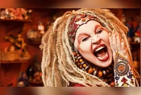 Em uma entrevista a RedeTV! Elke contou um pouco sobre a verdadeira origem do Papai Noel.