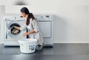 Especialistas alertam que lavar as roupas fora dos horários de pico pode reduzir significativamente a conta de energia elétrica e sem a necessidade de mudar a rotina ou investir em novos aparelhos.