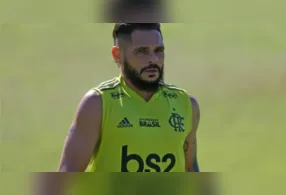 Pará, ex-Flamengo e Santos, protagonizou um momento inusitado durante partida da Copa da Paz, em Paraisópolis (SP).