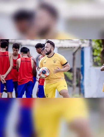 Hecton tinha apenas 33 anos e morreu na noite de quinta-feira (15), vítima do grave acidente envolvendo o ônibus que transportava a delegação sub-20 do Águia de Marabá.