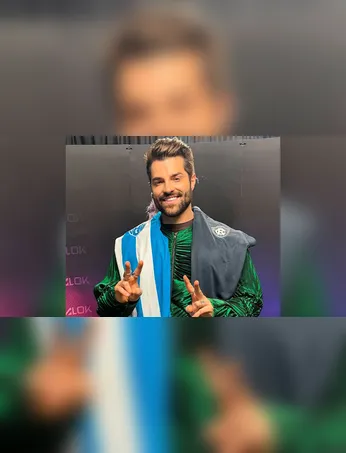 Durante passagem por Belém, Alok postou fotos nas redes sociais com as camisas de Remo e Paysandu.