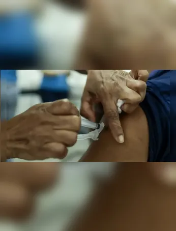 A OMS reforça que a vacinação continua sendo essencial para prevenir os sintomas mais fortes da gripe, em especial para grupos de risco.