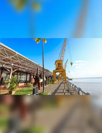 Bancos, shoppings, supermercados e órgãos públicos adotam horários diferenciados para atender a população durante o período festivo.