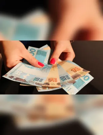 Servidores ativos, inativos e pensionistas recebem a segunda parcela do 13º salário ainda nesta semana, segundo o governo do Estado.