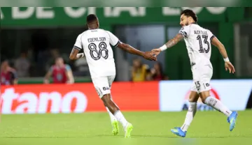 Imagem ilustrativa da imagem Avassalador, Botafogo resolve em 20 minutos e goleia a Chapecoense