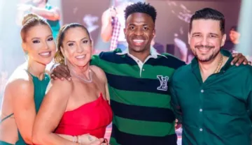 Imagem ilustrativa da imagem “Padrasto” de Virginia humilha internauta após provocação. Veja!