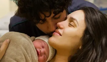 Imagem ilustrativa da imagem Nasce Zuza, filha de Rafa Kalimann e Nattan, após 40 horas de parto