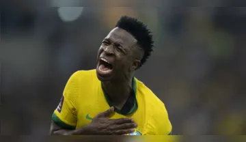 Imagem ilustrativa da imagem Grande fase, luta contra o racismo e Copa do Mundo: o momento de Vini Jr.