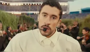 Imagem ilustrativa da imagem Bad Bunny hackeado? Fotos do cantor somem do Instagram