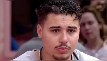 Imagem ilustrativa da imagem Ex-BBB Pedro Espíndola processa a Globo e pede R$ 4,2 milhões