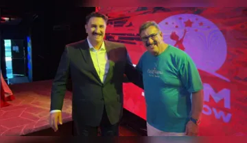 Imagem ilustrativa da imagem VÍDEO: Ratinho ganha estátua após polêmica com Erika Hilton