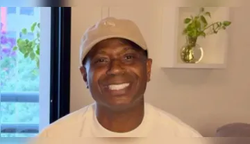 Imagem ilustrativa da imagem Após expulsão do BBB 26, Edilson Capetinha se pronuncia pela&nbsp;1ª vez