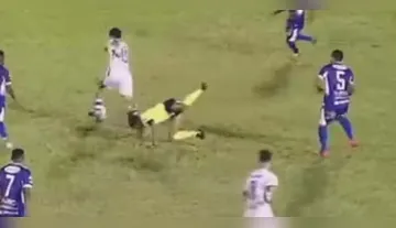 Imagem ilustrativa da imagem Vídeo: árbitra é derrubada em jogo do Cearense e caso vai ao TJD