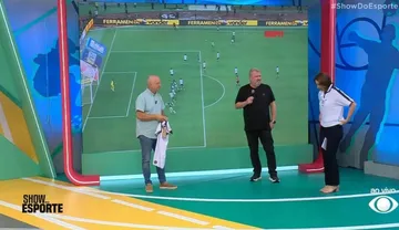 Imagem ilustrativa da imagem Glenda Kozlowski veste a camisa do Remo e comemora volta à Série A