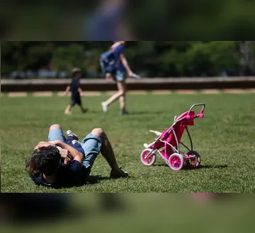 Imagem ilustrativa da imagem Ampliação da licença-paternidade será aprovada nesta terça, 31