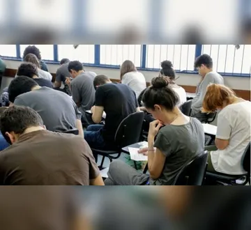 Imagem ilustrativa da imagem Universidade abre vagas para níveis médio e superior; salário pode passar de R$ 6 mil