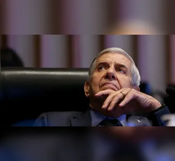 Imagem ilustrativa da imagem Alexandre de Moraes concede prisão domiciliar para Augusto Heleno