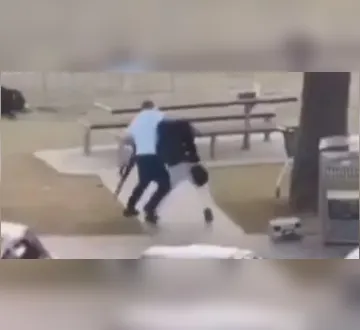 Imagem ilustrativa da imagem Homem que desarmou atirador em ataque na Austrália passa por cirurgia