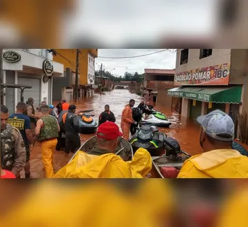 Imagem ilustrativa da imagem Temporal deixa 14 mortos e 440 desabrigados em Minas Gerais